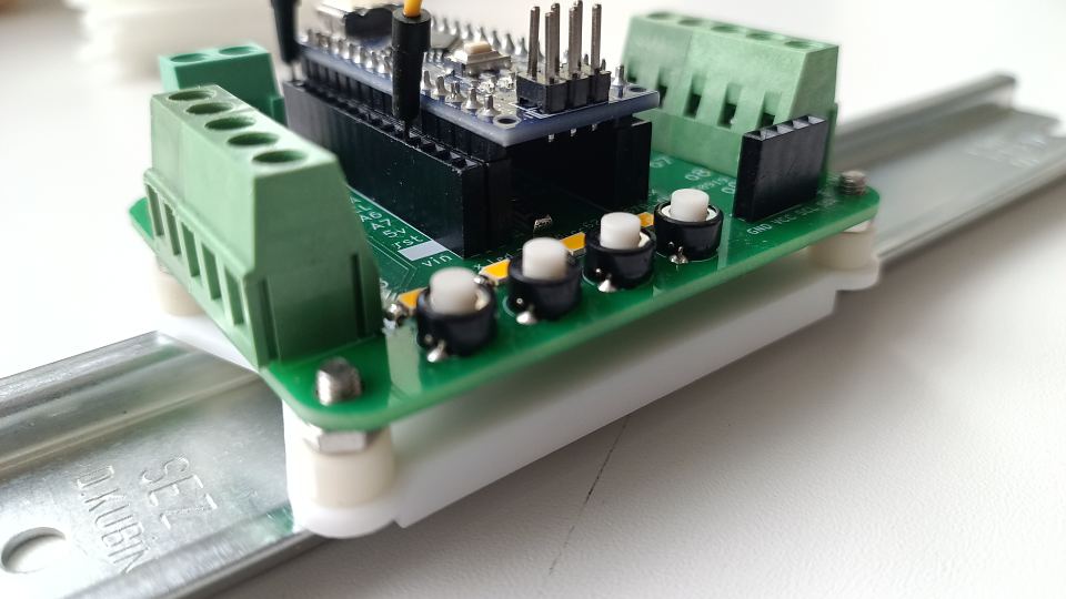 Laiendusplaadi kronstein DIN liistule