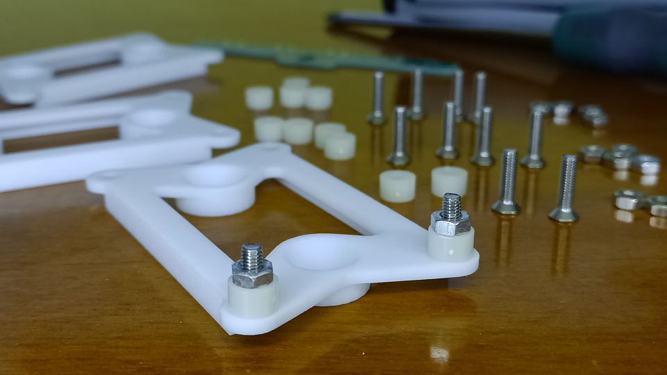 Laiendusplaadi kronstein DIN liistule