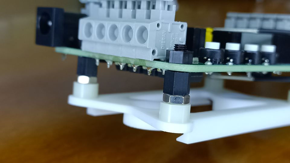 Laiendusplaadi kronstein DIN liistule