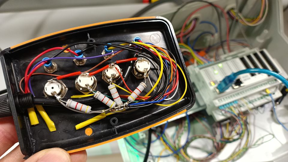 Controllino juhtkonsool, nanoTronicu teegiga